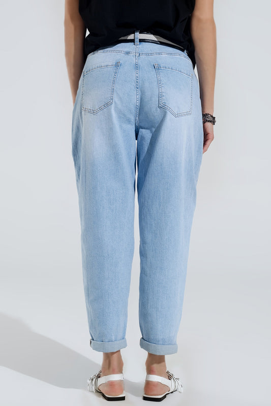 Light Wash Mom Jeans With Side Pockets