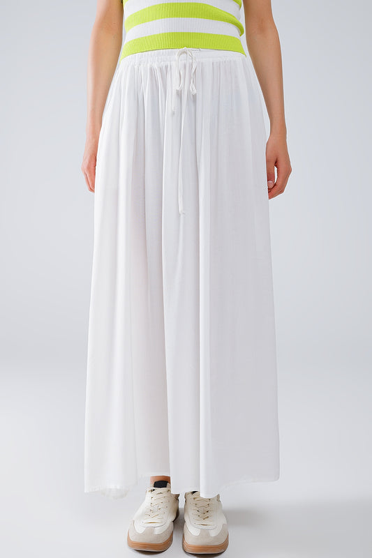 Q2 Maxi skirt in white fluid fabric with elastic waist