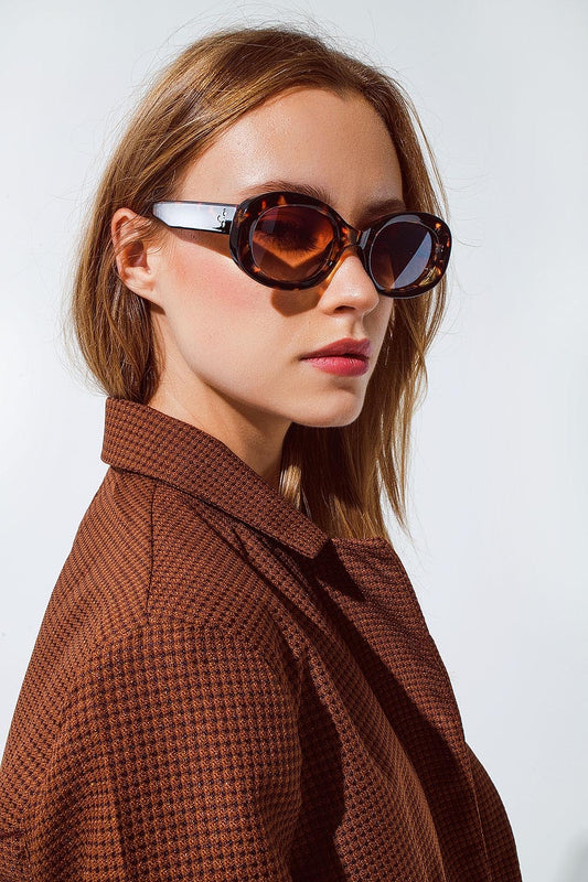 Oval Shapped Sunglasses in Tortoise Shell
