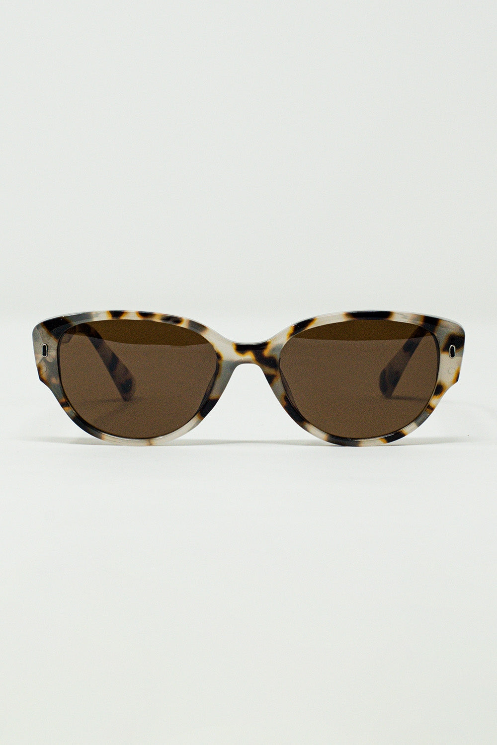 Q2 Oval Sunglasses In Havana Brown Gradient Color