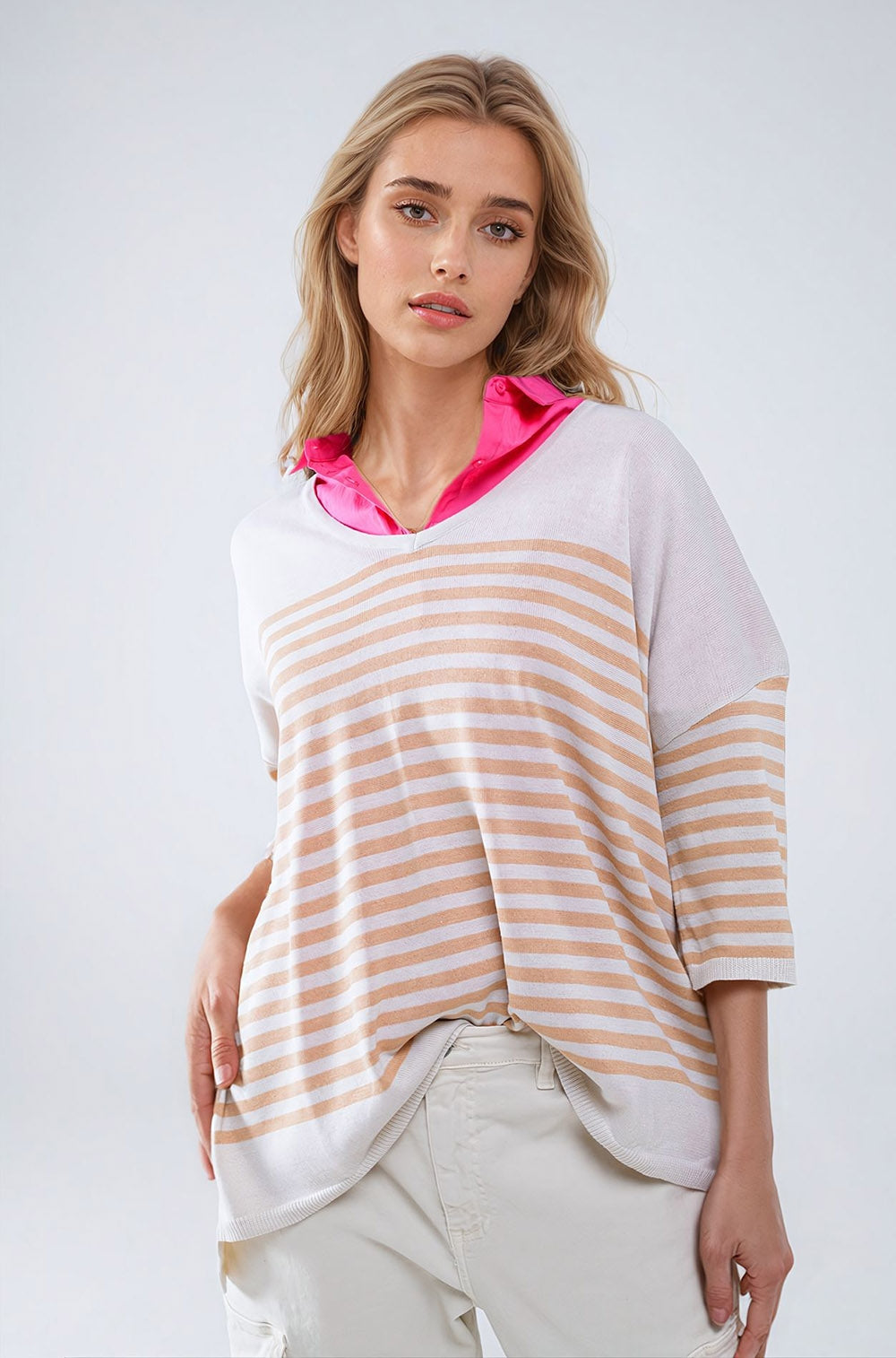 Q2 Oversized beige sweater with brown stripes and V-neck