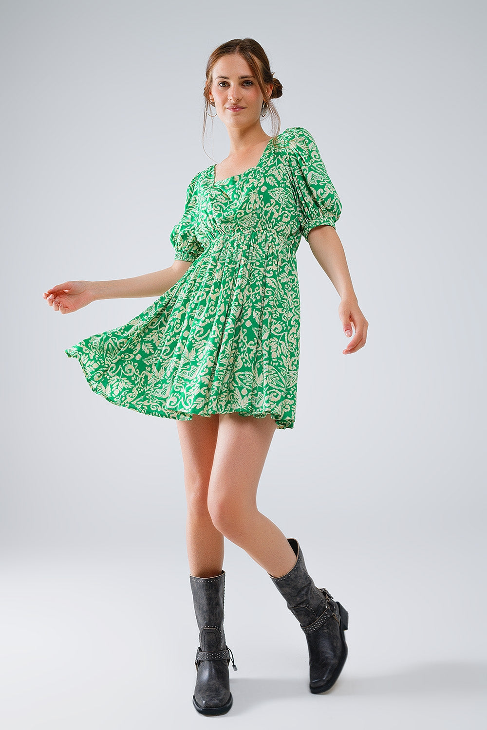 Q2 short floral print dress with gathered back in green