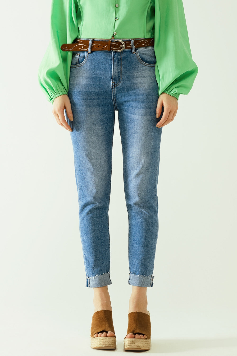 Q2 Washed effect push-up jeans with five pockets and hem