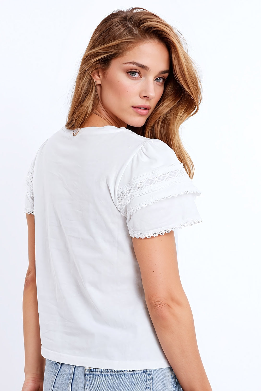 White T-shirt With Double Layer Laced Ruffled Sleeves.